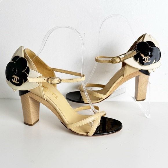 Chanel bi-color strappy camellia wing heels size 38 - Picture 2 of 11